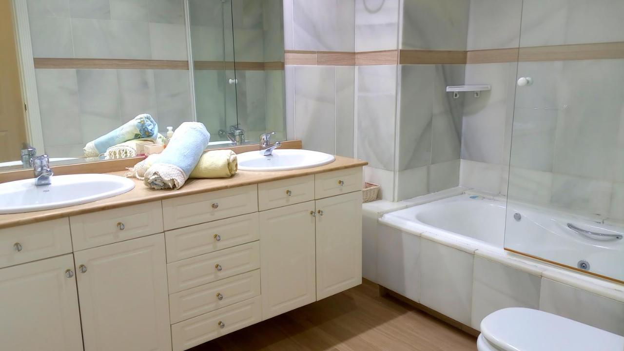 Cozy Corner 2 Bedroom Apartment On New Island Complex In Marina Harbour Benalmadena Exterior photo