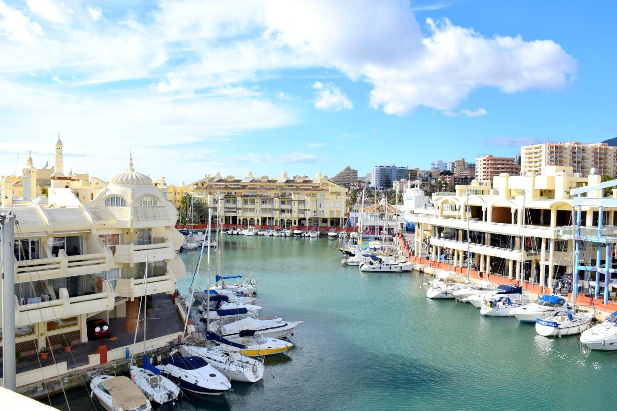 Cozy Corner 2 Bedroom Apartment On New Island Complex In Marina Harbour Benalmadena Exterior photo