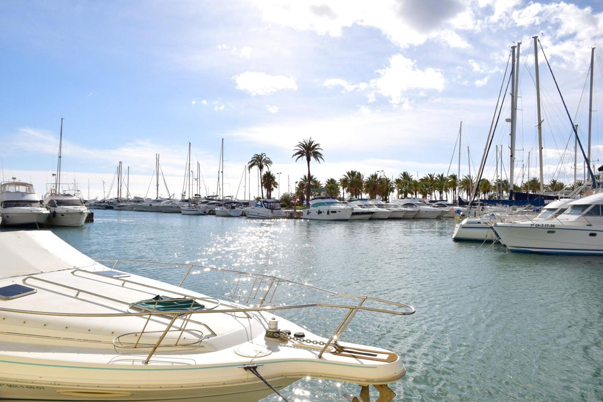 Cozy Corner 2 Bedroom Apartment On New Island Complex In Marina Harbour Benalmadena Exterior photo